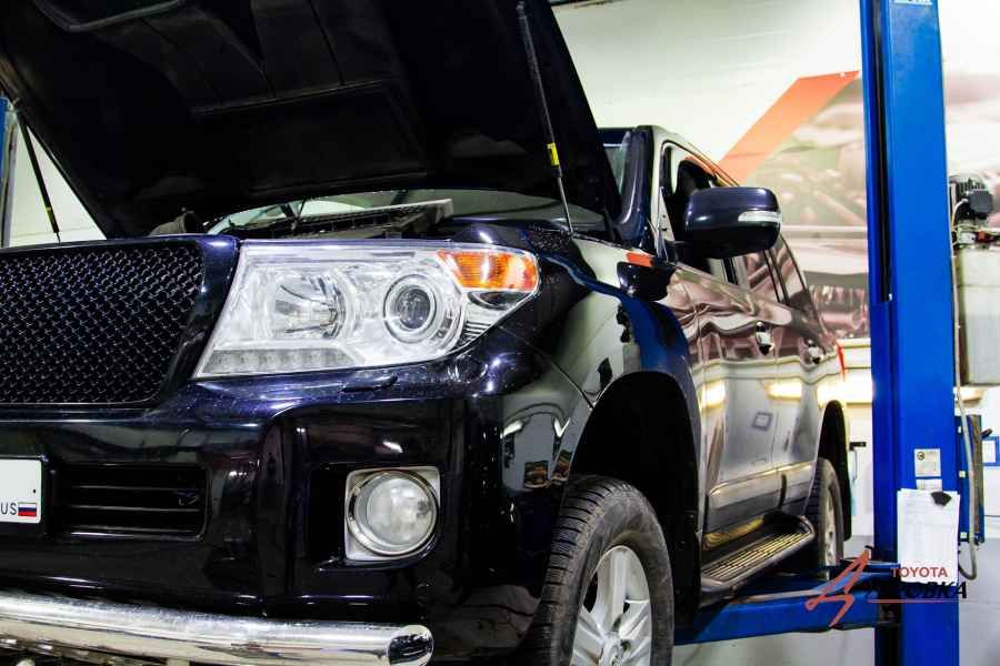 Обслуживание системы охлаждения и кондиционирования Toyota Land Cruiser 200