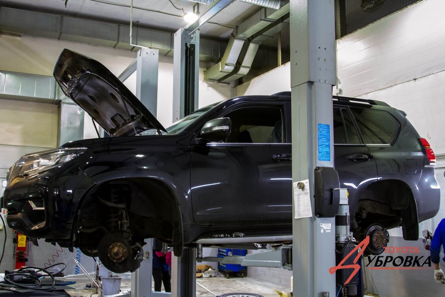 Тойота Ленд Крузер Прадо 150 2015 с новым дизельным двигателем GD 2,8. Тормозная система и мойка радиаторов - фото 1