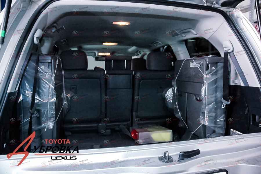 Сидения третьего ряда Toyota Land Cruiser 200
