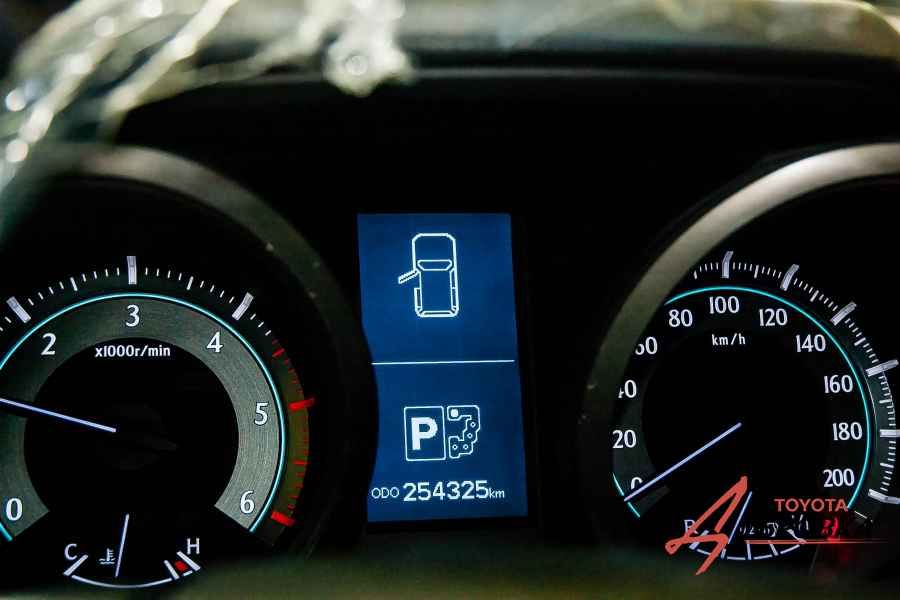 Замена заднего сальника коленчатого вала Toyota Land Cruiser Prado 150 Дизель - фото 1