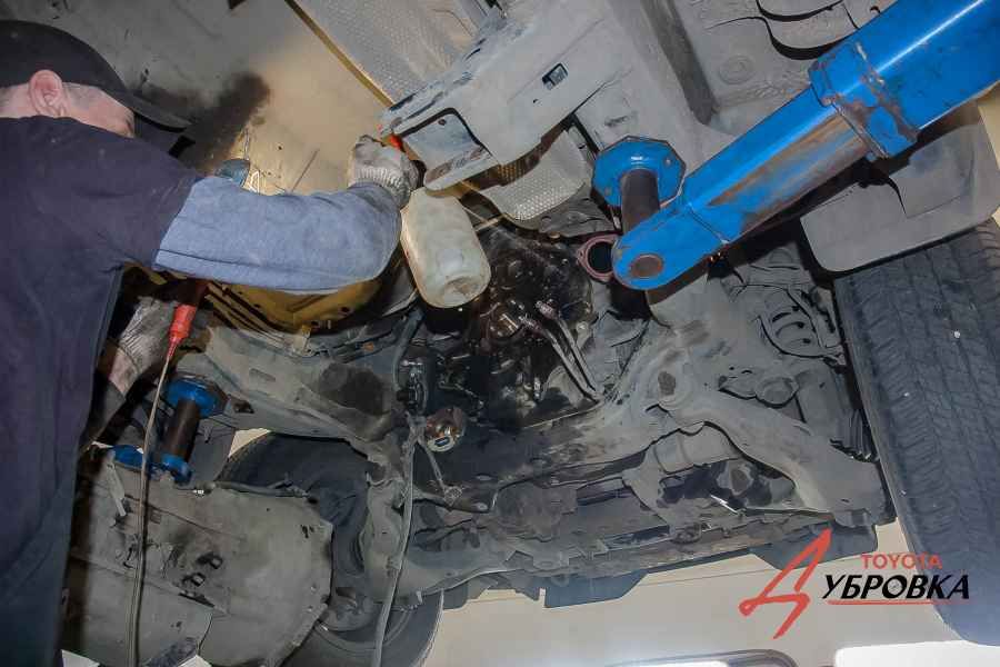 Замена заднего сальника коленчатого вала Toyota Land Cruiser Prado 150 Дизель - фото 11