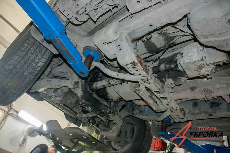 Замена заднего сальника коленчатого вала Toyota Land Cruiser Prado 150 Дизель - фото 20